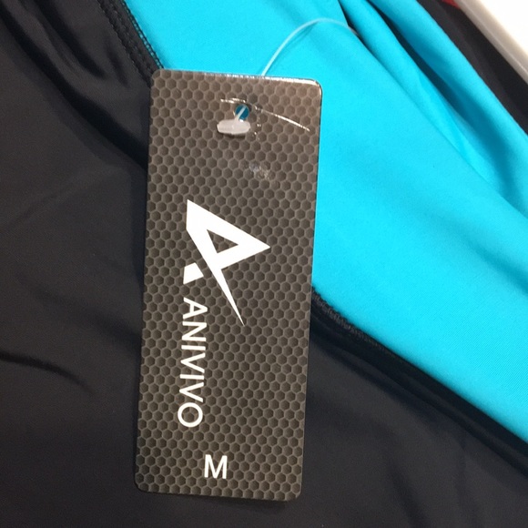 Scort with pants - Picture 4 of 4